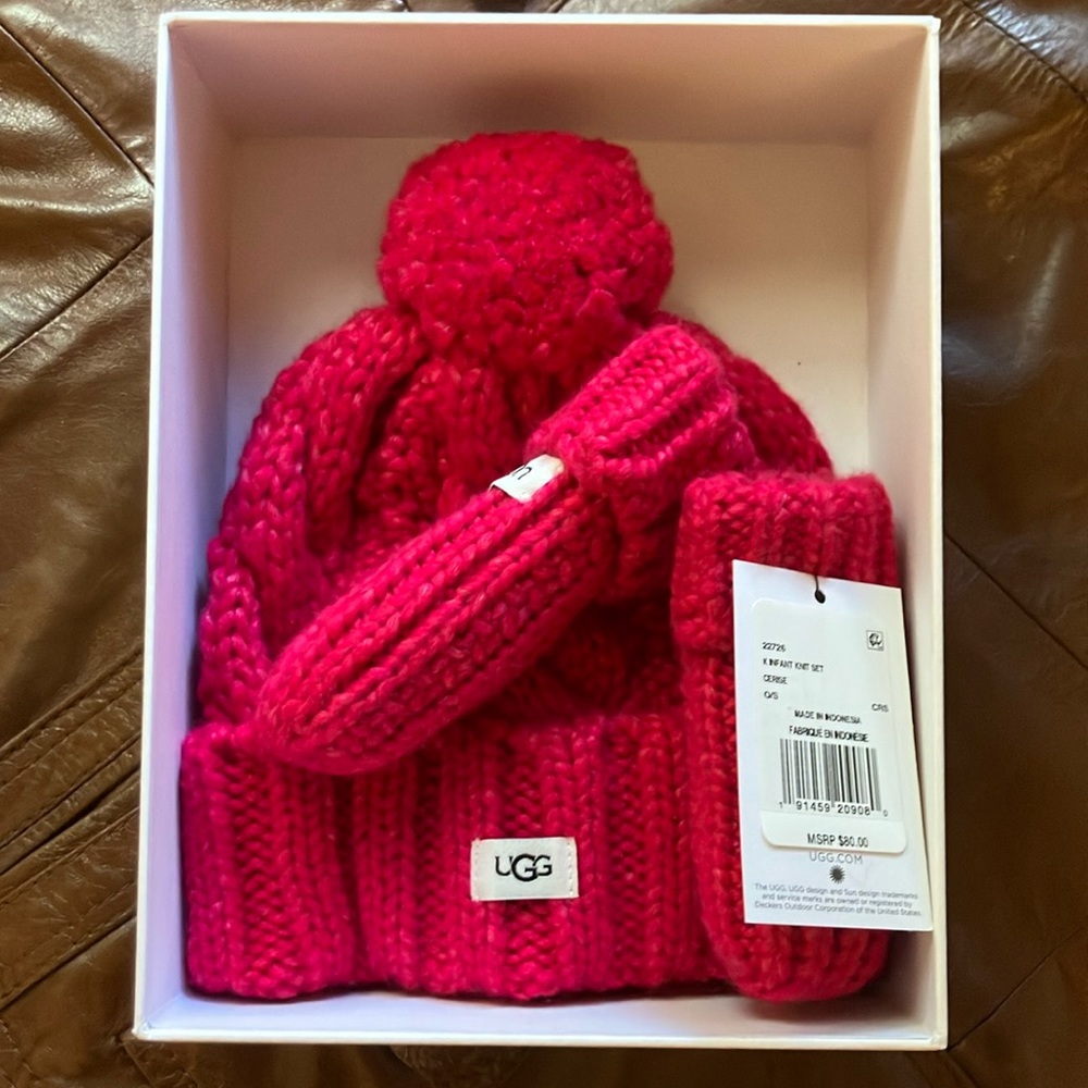 UGG infant mitten and hat set
